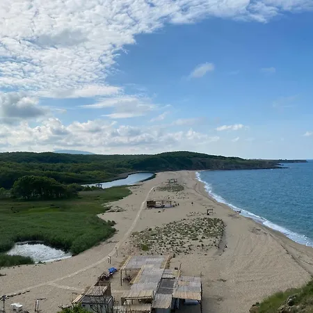 Luxury tent Каравана В Синеморец Bunzareto